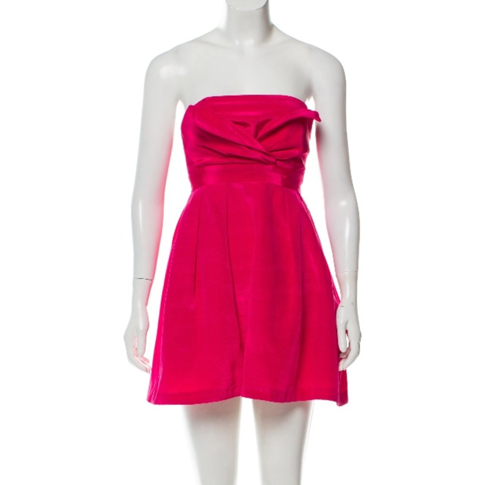 Thread sleeveless mini dress